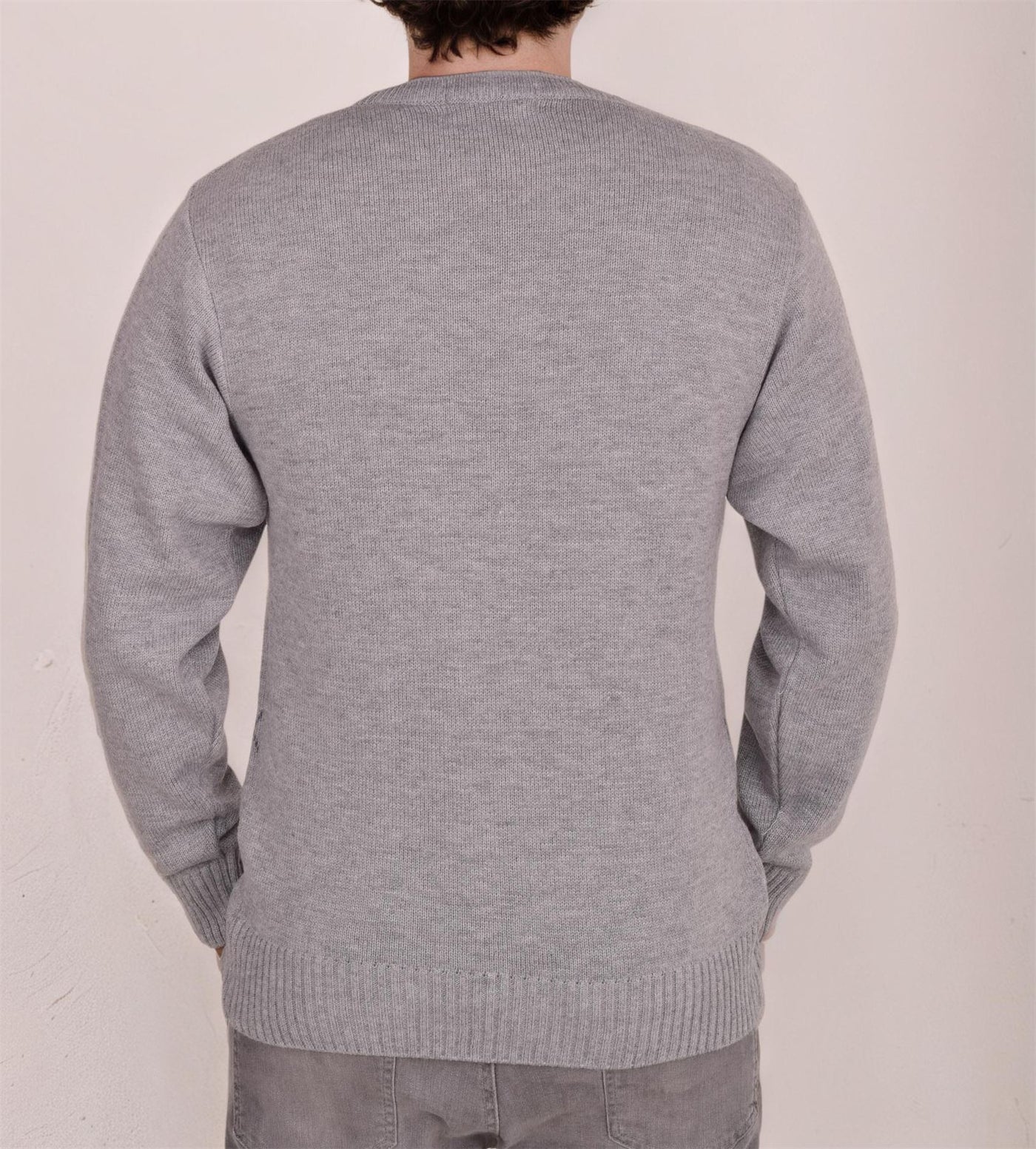 Men's Heavyweight Argyle Knitted Sweater Classic V-Neck Warm Pullover Jumper with Thick Diamond Design Smart Winter Wear